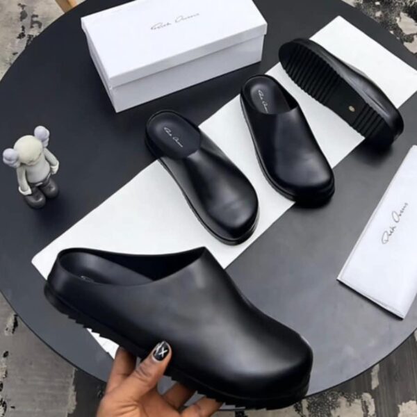 Classic Everyday Black Comfort Mules