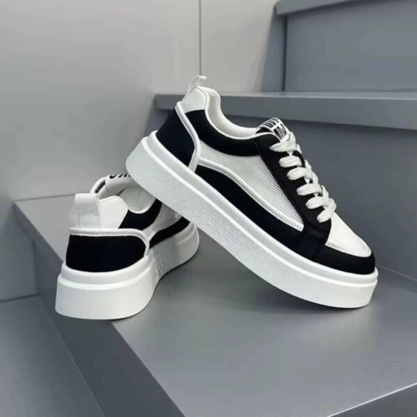 Monochromatic Thick-Soled Sneakers with White Laces and Black Accents