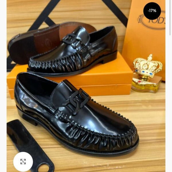 Exquisite Black Leather Tassel Loafers with Fringed Details